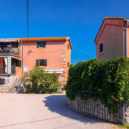 Lina Apartman