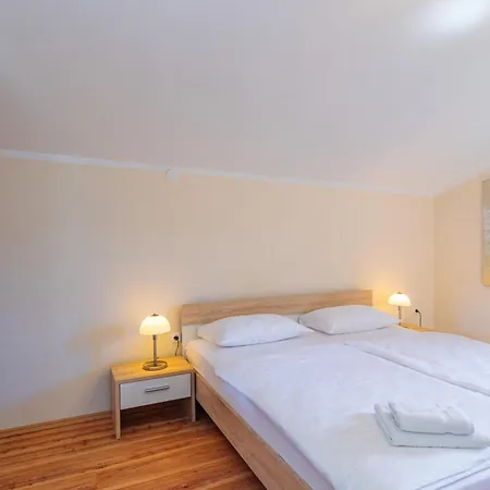 Apartment Lina *