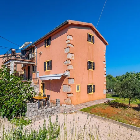 Lina Apartment *