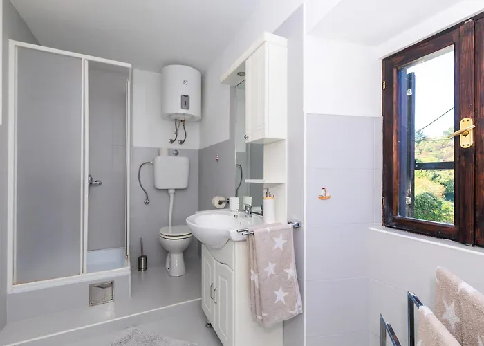 Lina Apartament Vrh (Krk)